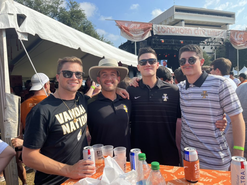 TEEJ10423's tweet photo. @VandalFootball @UIdahoAlumni @cornerclub @Coach_Eck 
TRIBE FROM THE NORTH https://t.co/Tf94xCgqQS