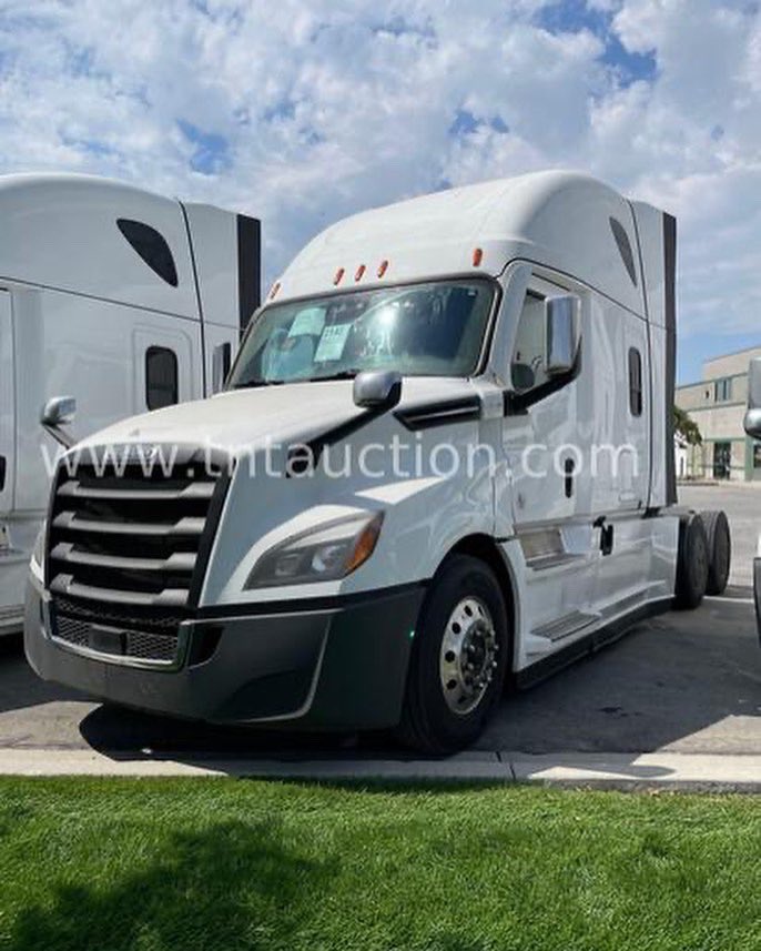 auctioneer116je's tweet photo. Freightliner Cascadia’s large selection available! Place your bids today. Bidding Ends Sept.13th. Salt Lake City Equipment, Buses, Trucks, Trailers and More. #frieghtliner #semitruck #onlineauction #auction #bidnow #tntauction https://t.co/GXN5srfVOG