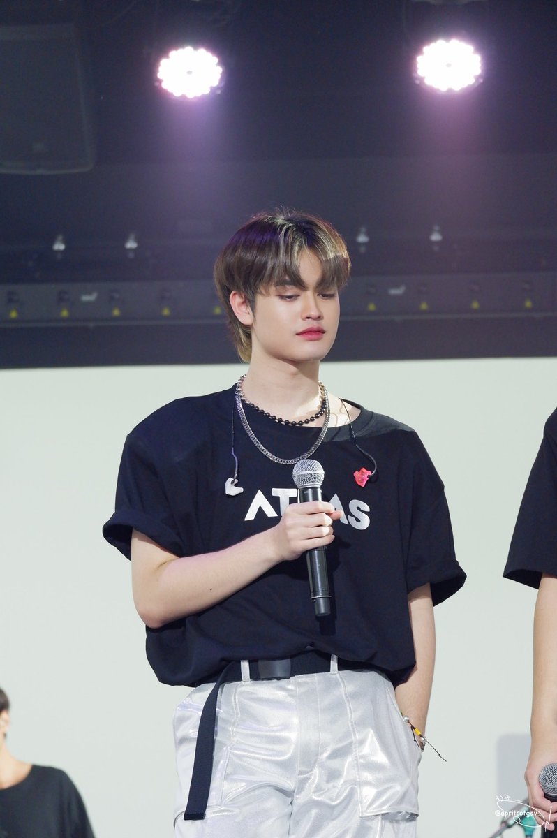 apritcotgav_'s tweet photo. ไม่รู้จะหาคำไหนมาบรรยายความหล่อของไนซ์เลยอะ 🥹🥹 #NiceATLAS #ATLASimmersiveMusicJourney_day1 https://t.co/GYoi1FiDiw