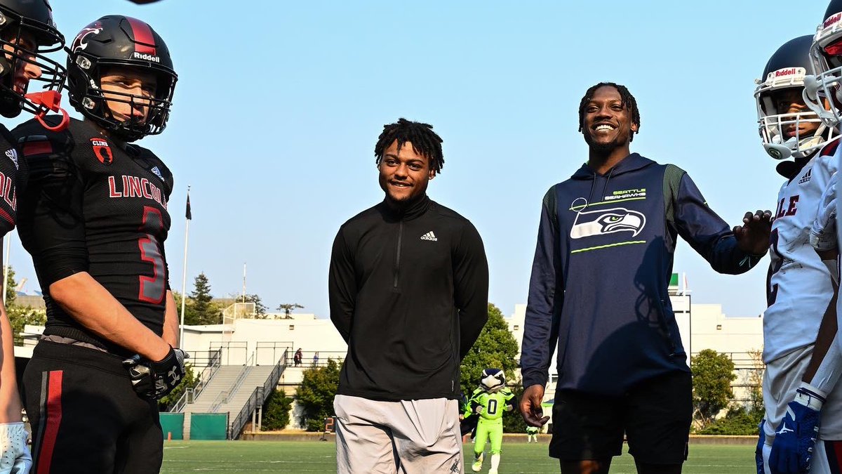 12s tweet media