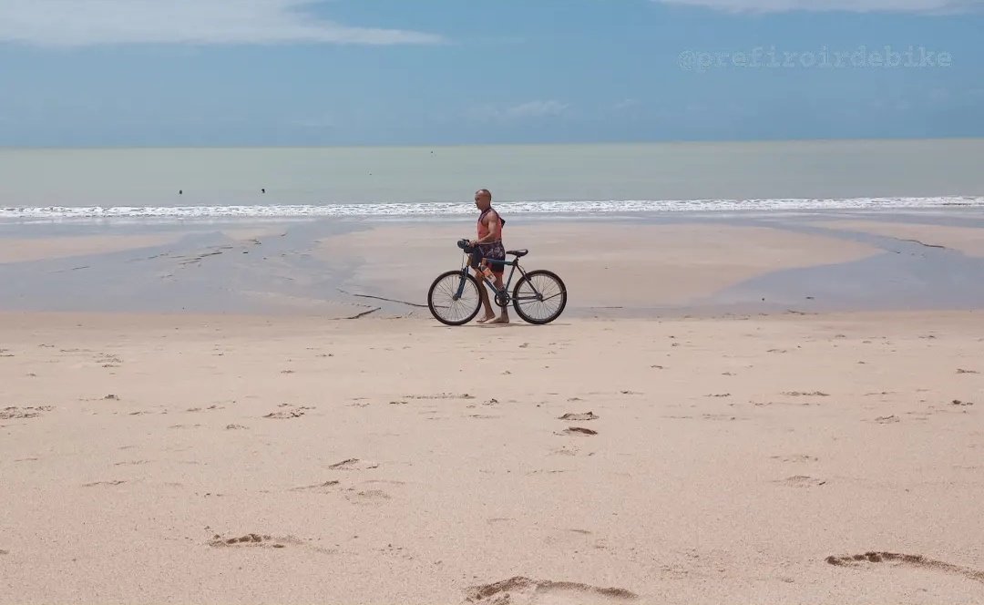 Prefiroirdebike's tweet photo. Imensidão do horizonte. Bike é possível! https://t.co/53ceuFdYSG