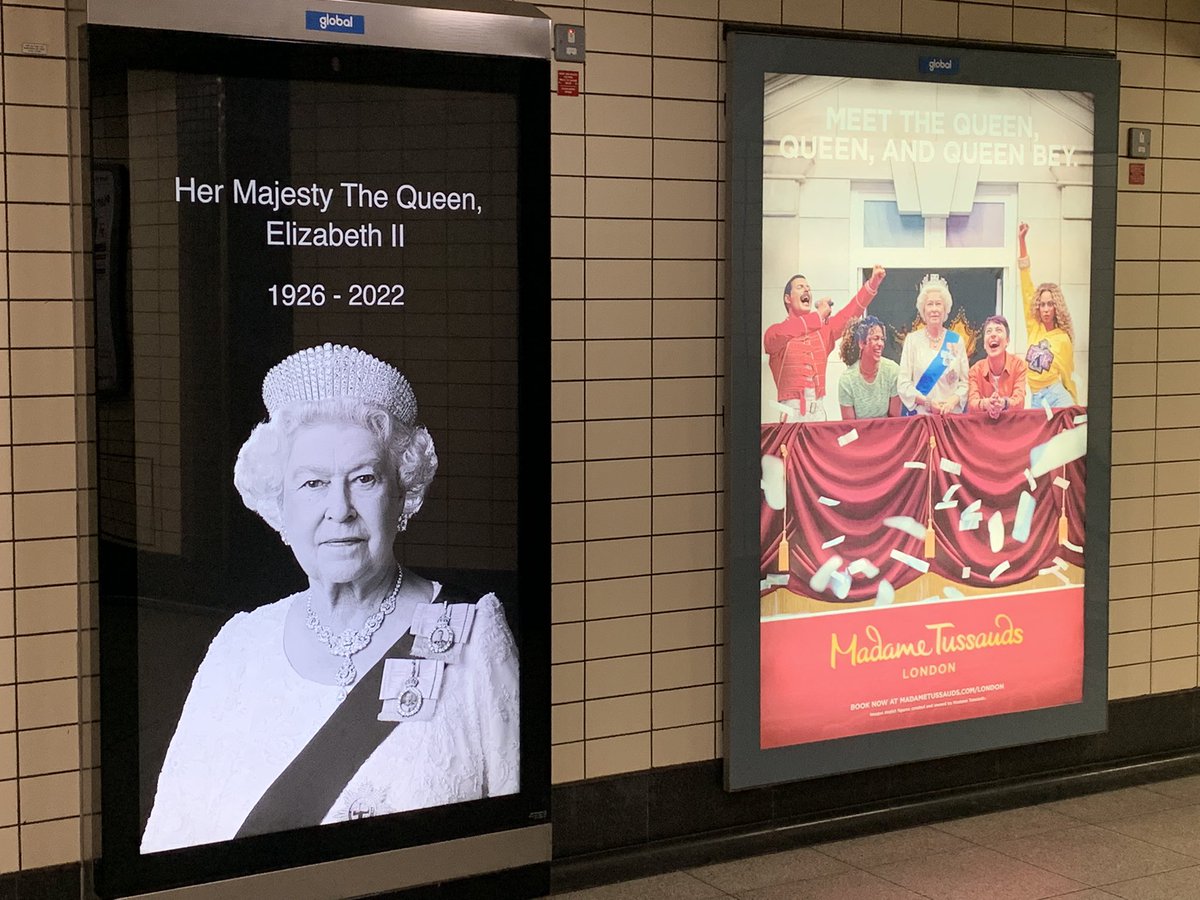 AlGreeeer's tweet photo. The queen has died — but you can come to Madame Tussauds and pretend you met her ! https://t.co/p691sngZRU