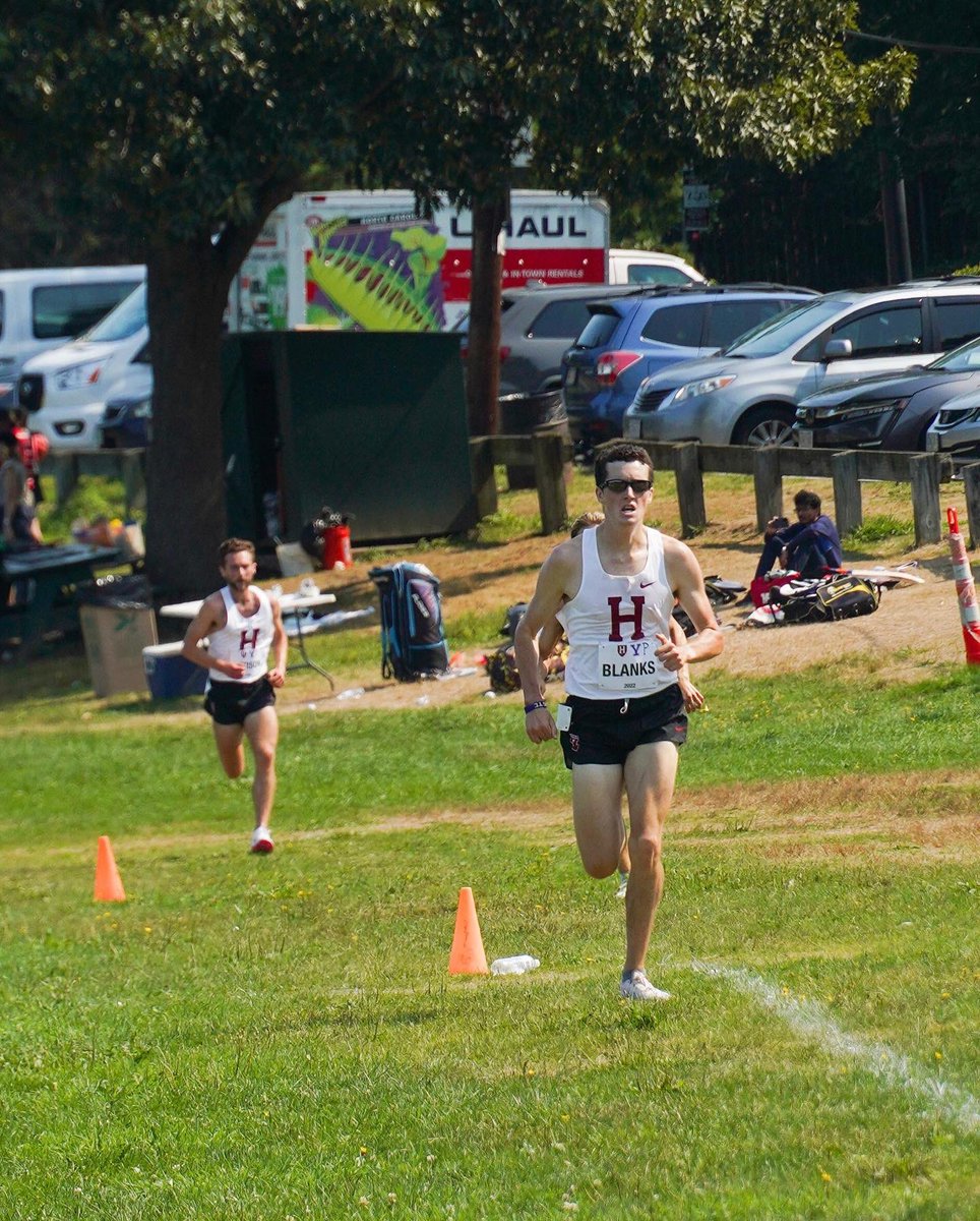 Graham Blanks takes the 𝙒 in the men’s 6k with a 17.39.3‼️

Acer Iverson finishes 3rd in 17:44.6.

#GoCrimson