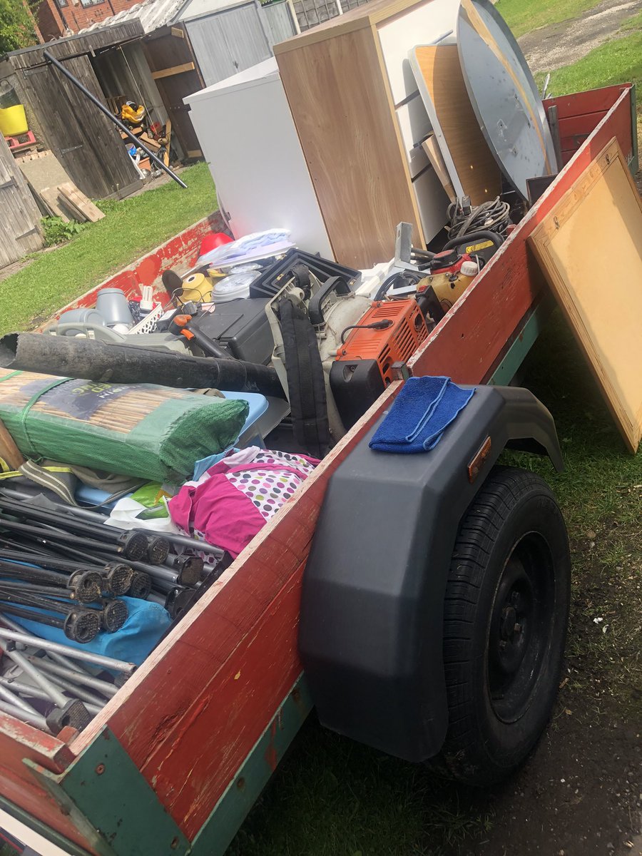 sphoenix78's tweet photo. The sorting of carboot items and loading up all got a bit too much for Honeyโฆsheโs such a chilled cat ๐ฑ ๐ #carboot #clearingthegarage #OneMansTreasure https://t.co/GLFGKC5X8g