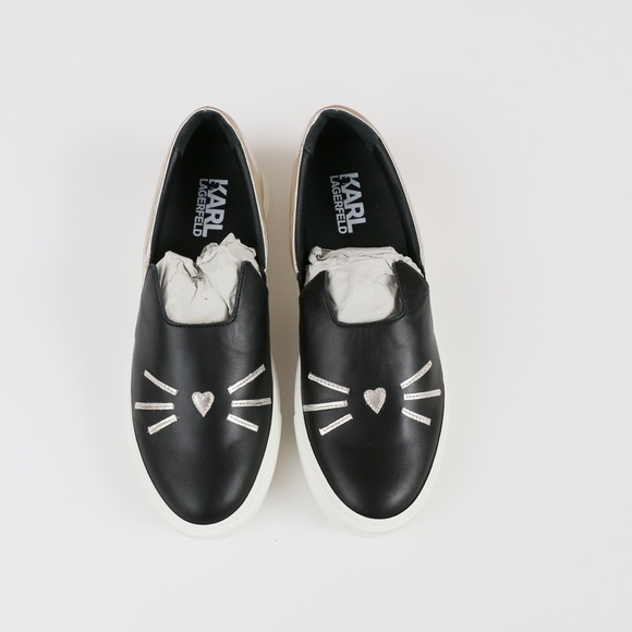 skygirllips's tweet photo. So good I had to share! Check out all the items I'm loving on @Poshmarkapp #poshmark #fashion #style #shopmycloset #karllagerfeld: https://t.co/C2EV2iuW4K https://t.co/H7SjOaDz9w