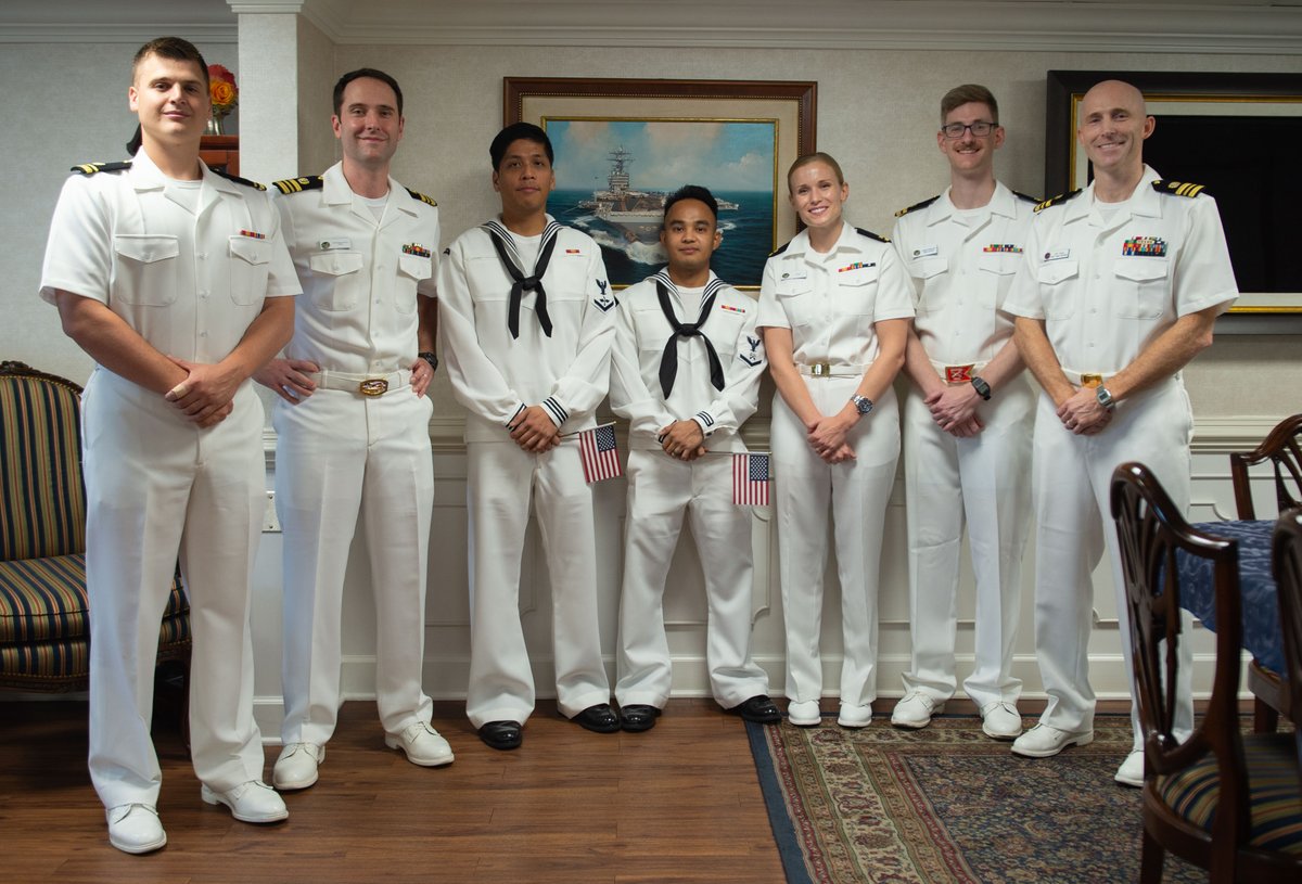“I can finally say I’m proud to be an American.” Petty Officers 3rd Class John Gacad, assigned VFA-211, and Francisian Manaog, assigned to the VAW-126, became U.S. citizens during a naturalization ceremony aboard Truman. Read more here👉: bit.ly/3L525Xt