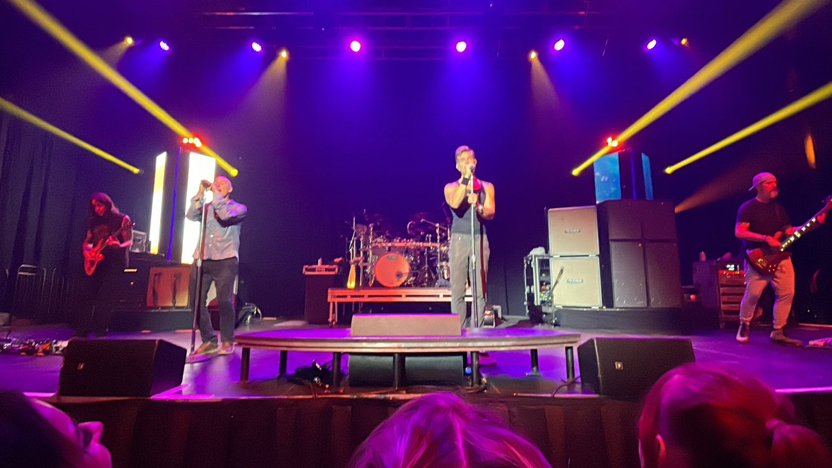 excitableones's tweet image. Scenes from the #GrandRapids @311 show last week. #311unity  #311falltour