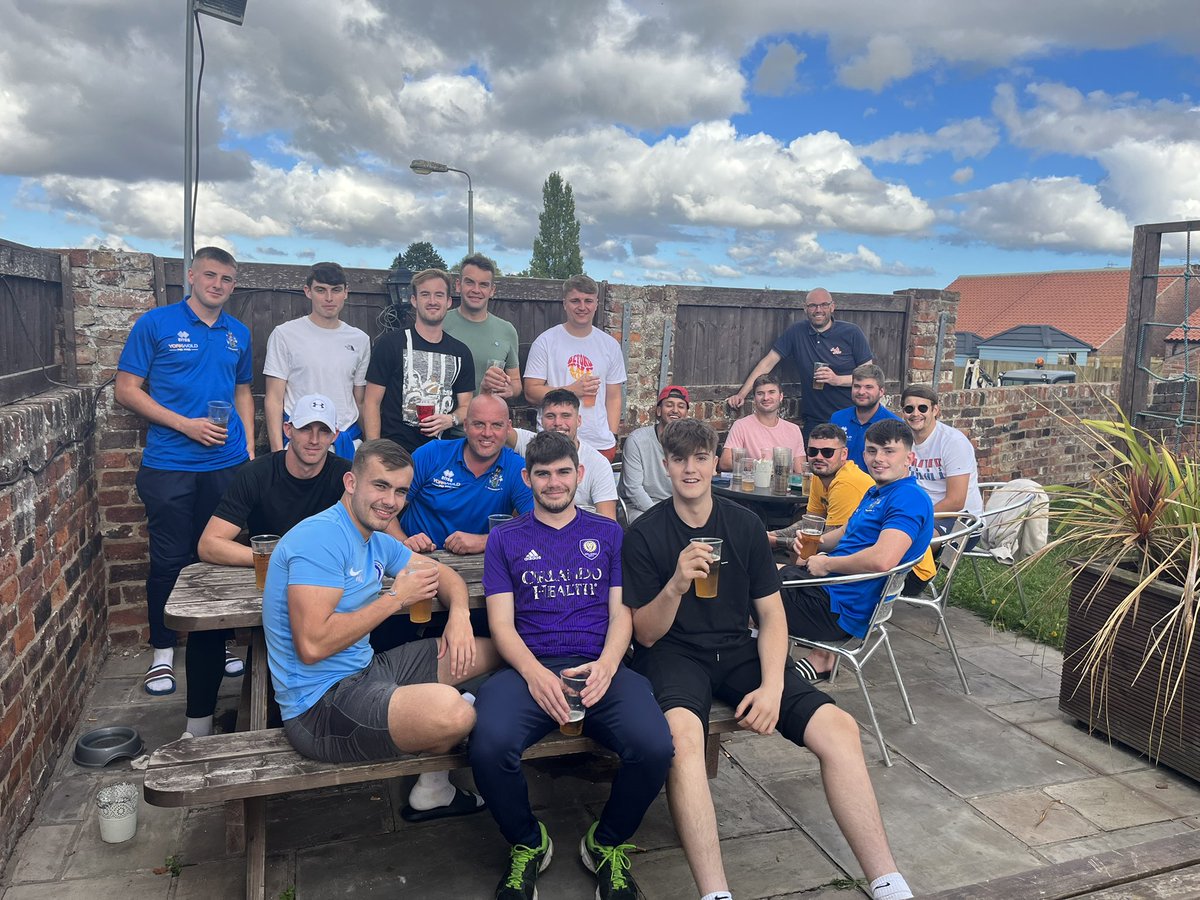 curtiswoodhous8's tweet photo. One town, one team @GreatDriffAFC https://t.co/boRRWqezyH