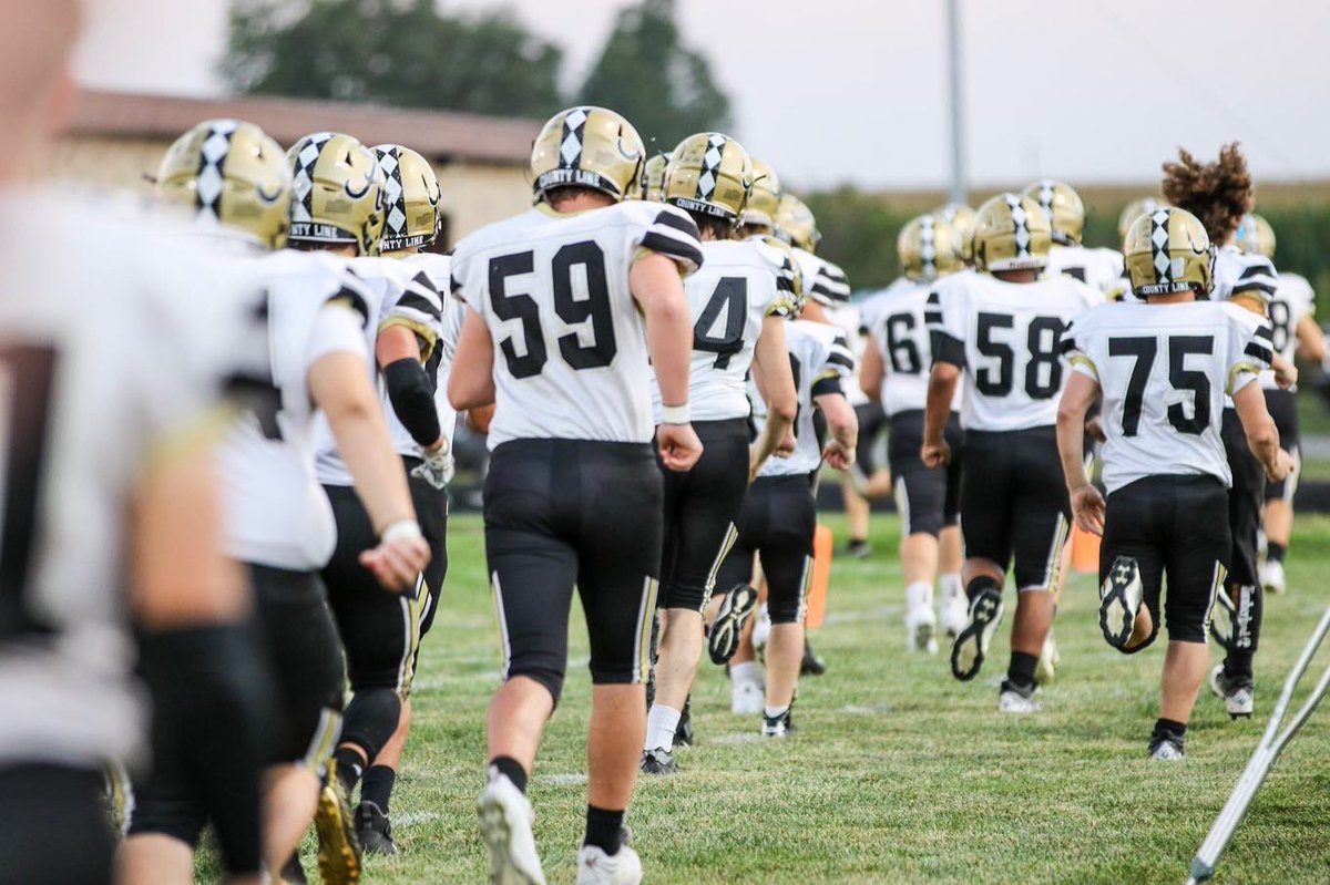 mgfootball_'s tweet photo. Dedicated. Disciplined. Determined. What a ride 🐗🏈 #WeAreMG #ALLIN https://t.co/jb9F02GshD