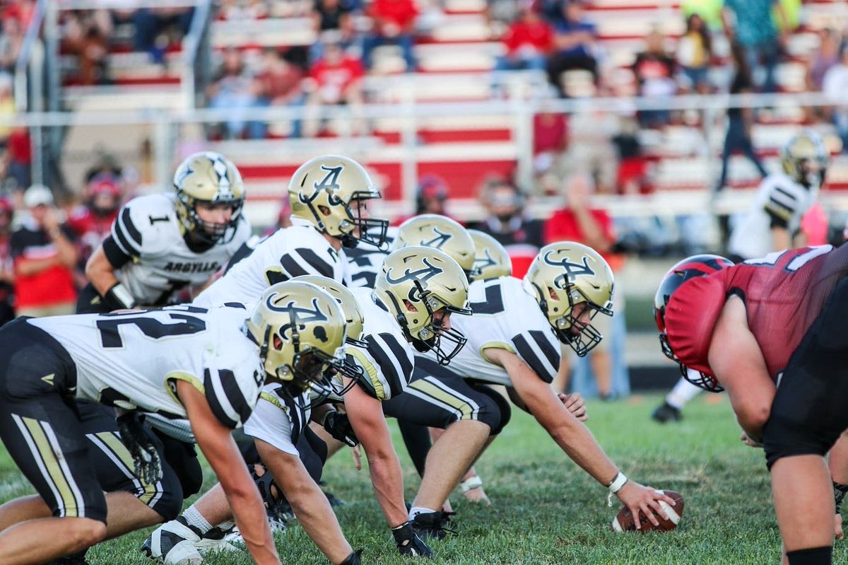 mgfootball_'s tweet photo. Dedicated. Disciplined. Determined. What a ride 🐗🏈 #WeAreMG #ALLIN https://t.co/jb9F02GshD