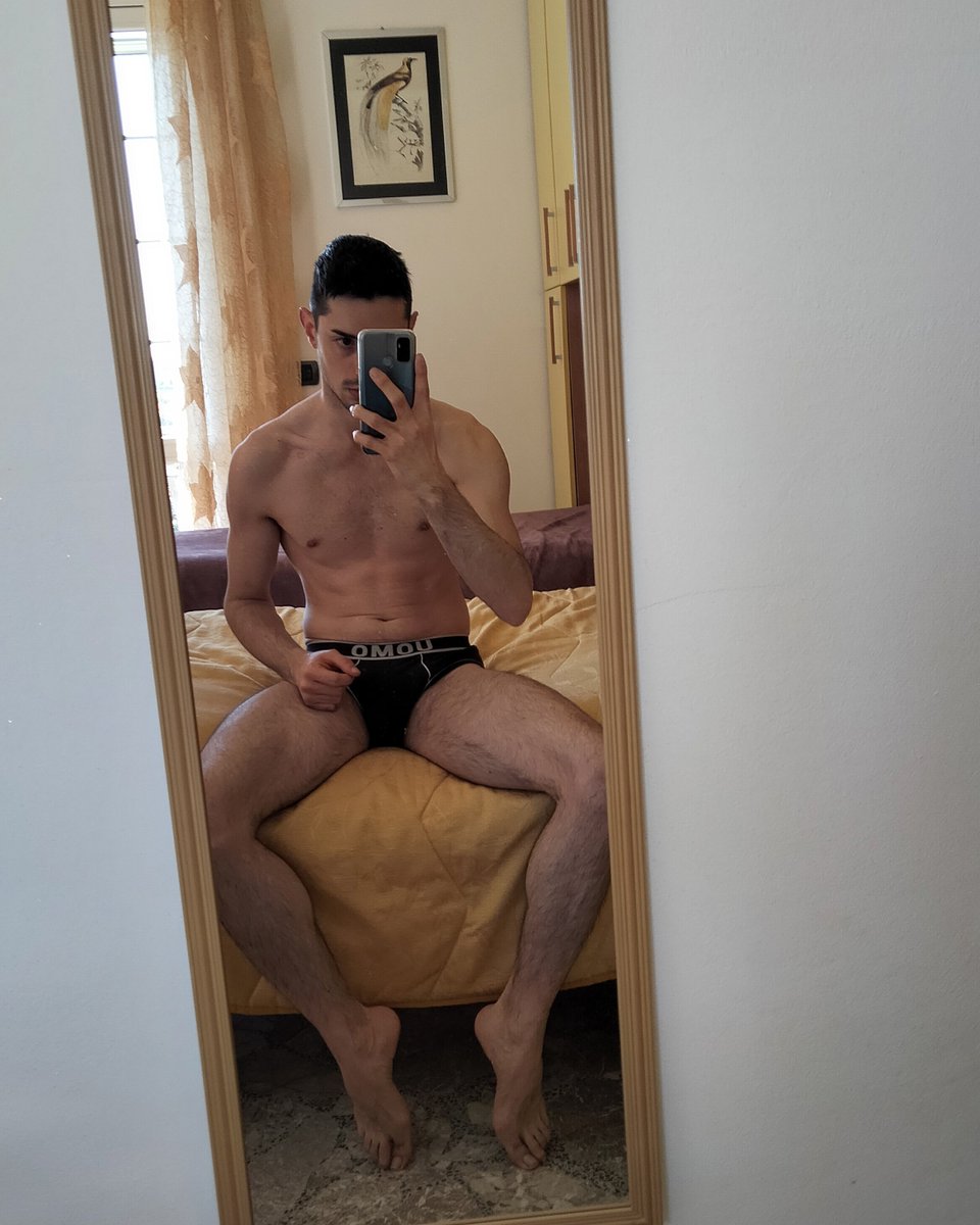 RT se pensi che io sia un bel ragazzo 🙈