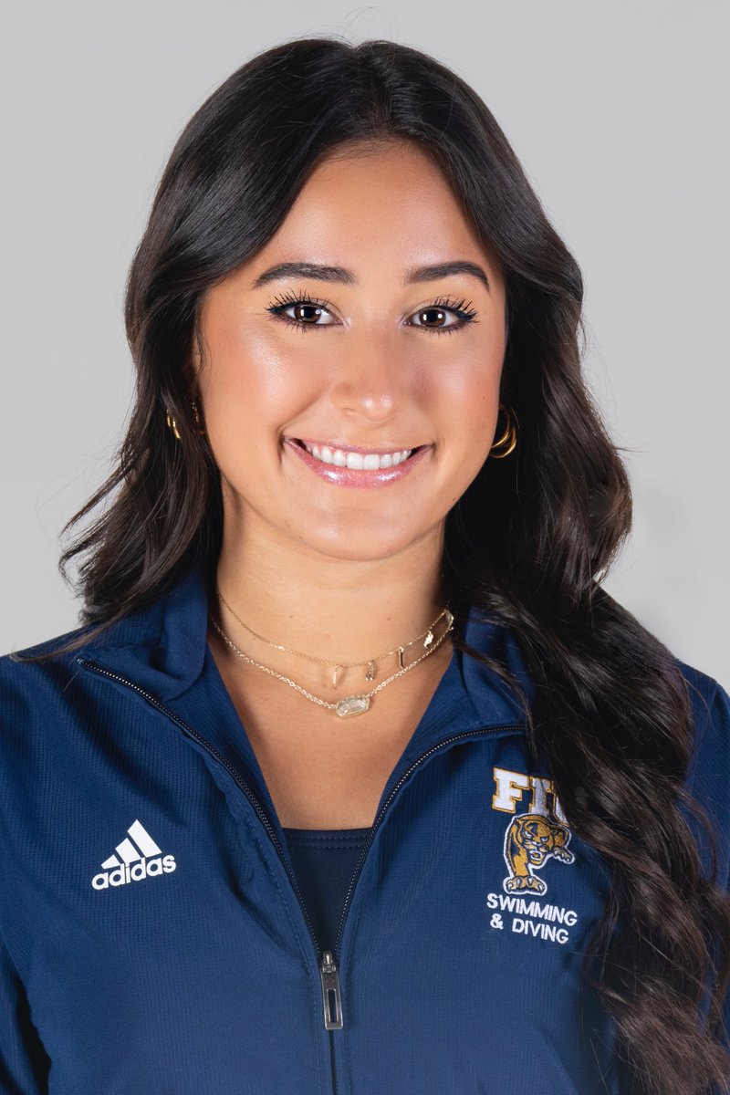 MelissaBujeda's tweet photo. Year three, for my sweet girl!

💙💛 #PawsUp 🐾

#ProudMom https://t.co/kGHb6QQ23R