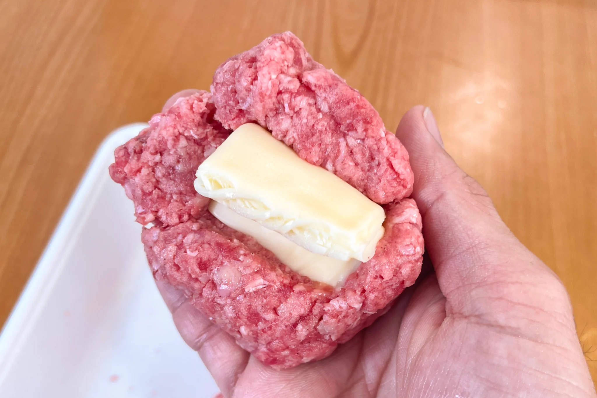 面倒な工程は全てカット！とろーり美味しい「チーズメンチカツ」。