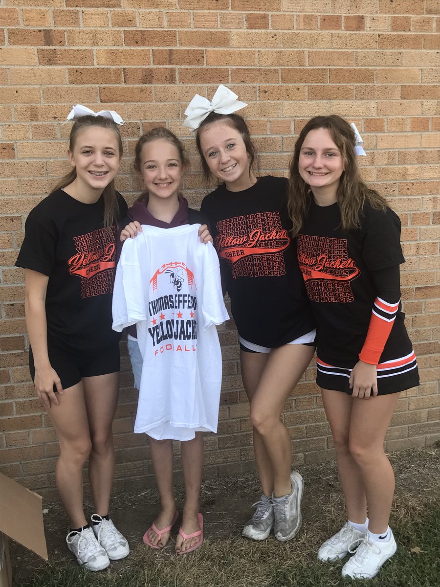 Edison_ELEM_CB's tweet photo. September is Attendance Awareness Month and we are on a mission to "Strive for 95!" We want our Eagles to strive to attend school 95% or more this school year! Yesterday, we had some special guests from TJ's Cheer Team welcome our Eagles during arrival. https://t.co/8ouxqtJc3N
