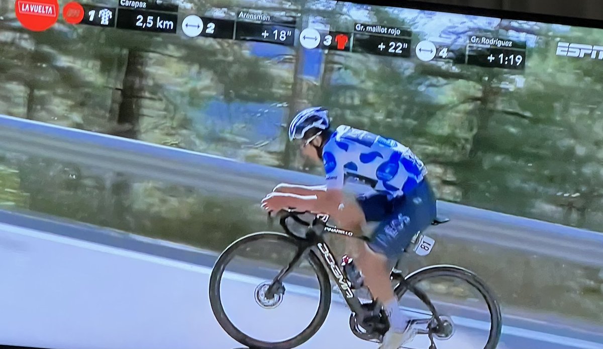DiegoArcos14's tweet photo. La salida de Richard Carapaz de INEOS es memorable, se va como rey de la montaña de la vuelta a España y ganador d tres etapas… https://t.co/vHYcOGQmaD