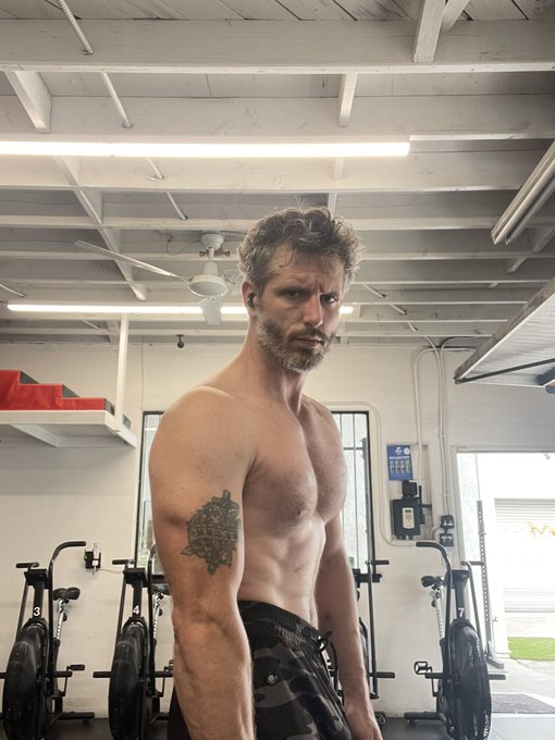 Grumpy like this weather. https://t.co/ySB1f8vbPl