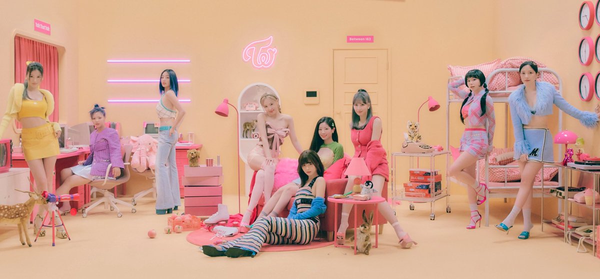 twicestreaming_'s tweet photo. RT &amp; REPLY🍭🍭🍭
1 RT &amp; 1 REPLY = 2 VOTES

I vote #Twice #BreakTudoAwards for Best K-Pop Female Group. https://t.co/mU74yB0u2z