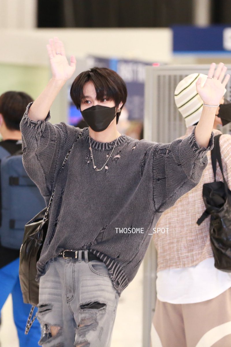twosome_spot's tweet photo. 220910 🛫BKK #FoodTruckBattleSS2_FanMeetingxYangyang 

#TENLEE #YANGYANG 
#FoodTruckBattleSS2xTEN #FoodTruckBattleSS2_FanMeeting https://t.co/Cw1J519DKq