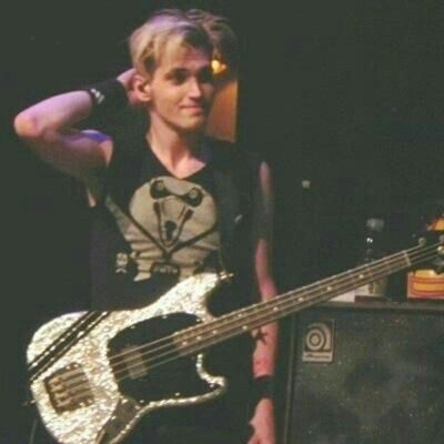HAPPY BIRTHDAY TO MY FAVOURITE MAN EVER MIKEY WAY LOML MY KING 