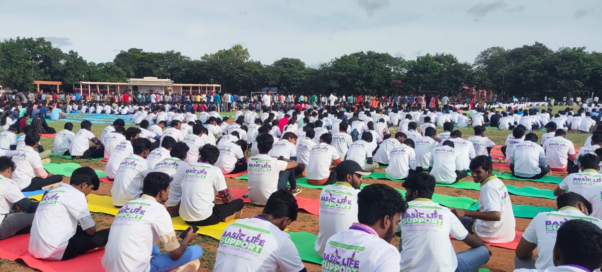 nsskpriet's tweet photo. Team NSS-UBA of KPR Institute of Engineering and Technology, is  participating in the Asian book of records event on maximum number of people demonstrate the basic life support and recovery position on behalf of world first aid day at TNAU on 10.09.2022
@nss_chennai @_nssindia https://t.co/rie7WQwFZV
