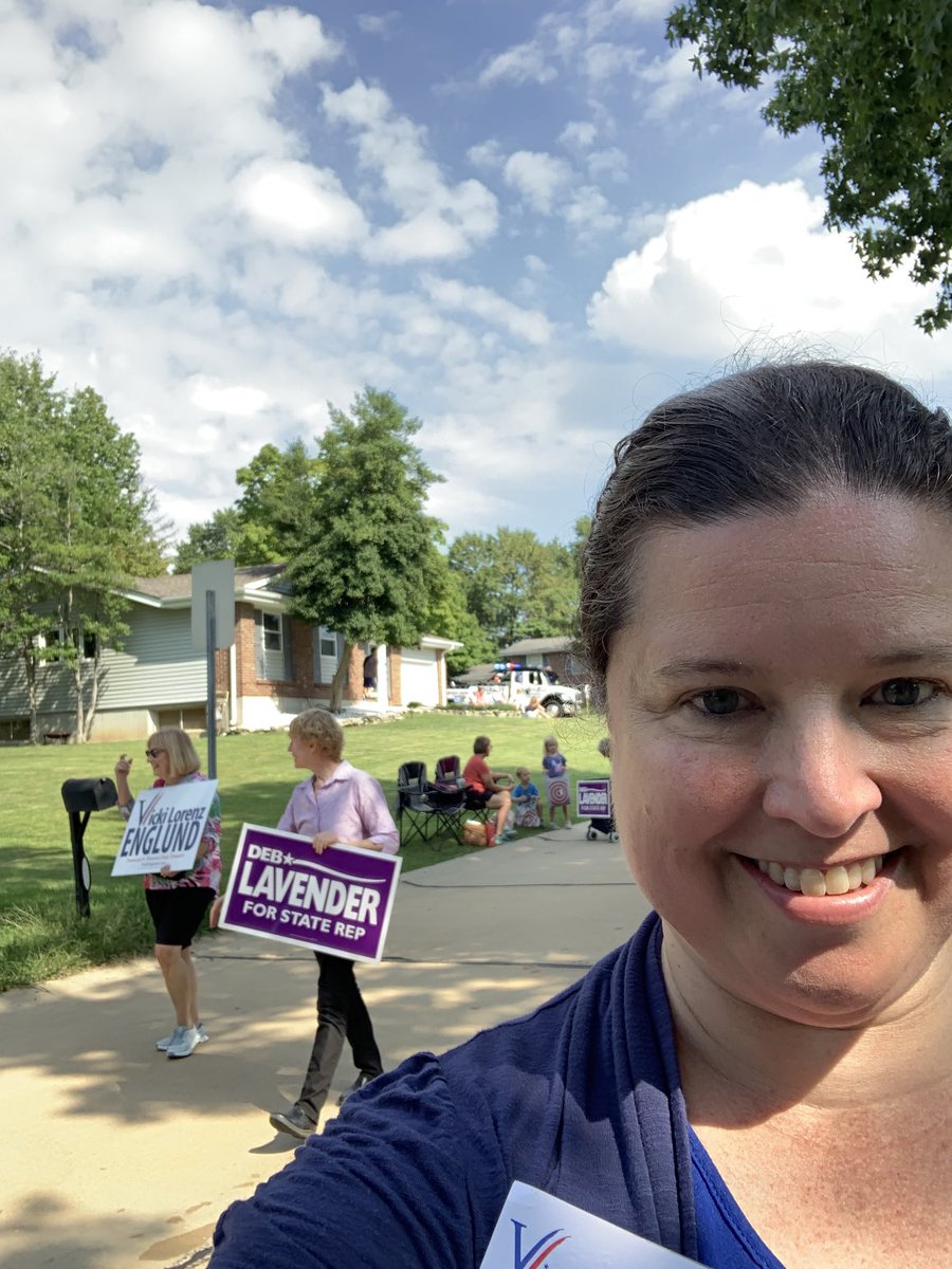 MissouriForward's tweet photo. Marching in #manchesterhomecoming @deblavender and #tg2dc https://t.co/Gp32tEJ8fr