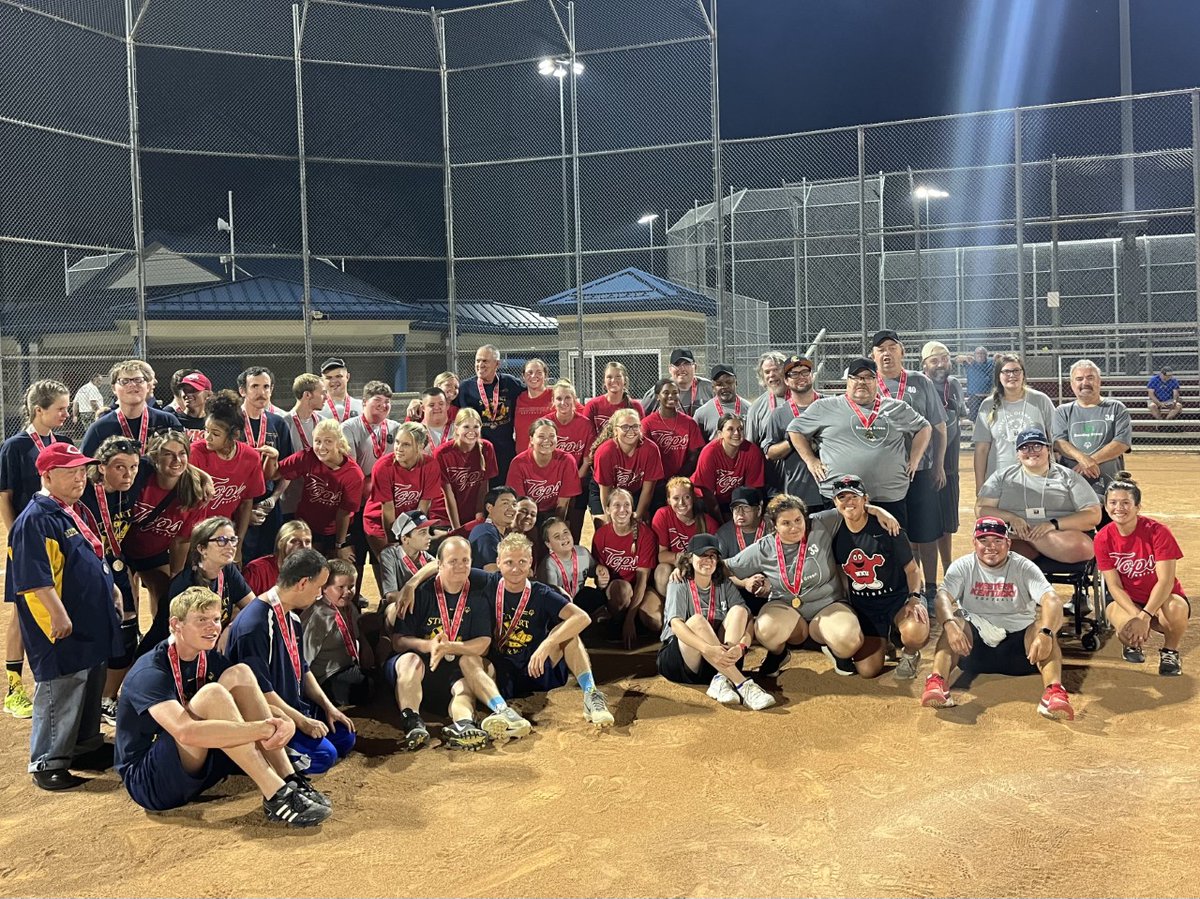 WKUSoftball's tweet photo. Spent the best Friday night with our friends from Special Olympics🤗

#GoTops https://t.co/52EkOh0bz4