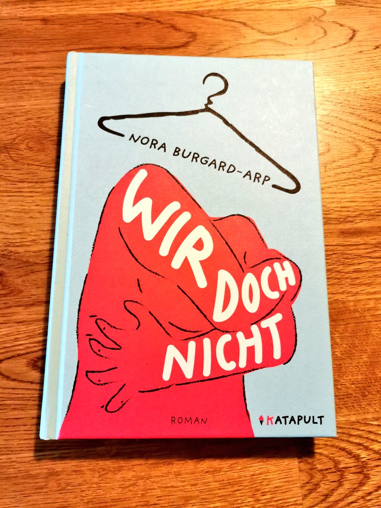 Buchhändlerin an der Kasse: Ah, das finde ich ja auch spannend! Wie sind Sie denn auf das Buch gekommen?

Ich (stolz wie Bolle): Die Autorin ist eine Freundin und ehemalige Kollegin von mir. Und sie liest übrigens auch daraus am 4.10. Im Nachtasyl.

😍👉 cafe-hochberg.tickets.de/de/event/10073…