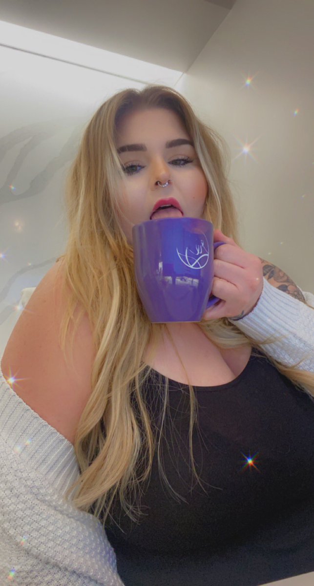 MichelleMarieox's tweet photo. Morning bitches ☕️ https://t.co/zjHYoSiGWC
