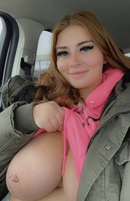 THIKKI NIKKI💦 - I love getting hit on by old men at the grocery store 😘 https://t.co/9tmfxUdE2i