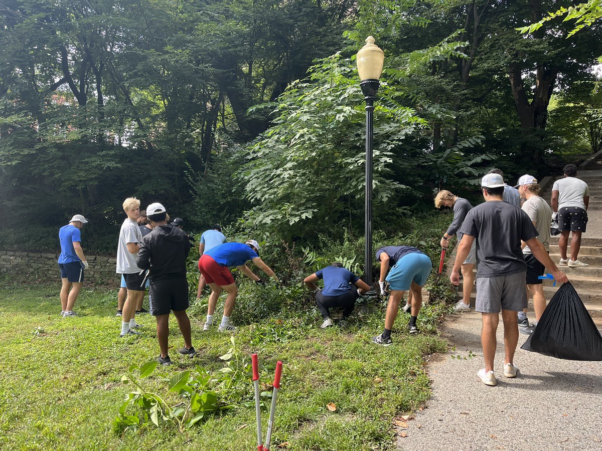 JHUBaseball's tweet photo. Annual JHU Baseball park cleanup at the Wyman Park Dell. Great work guys! #communityserive #Baltimore #gojays https://t.co/qeJX2tXLOK