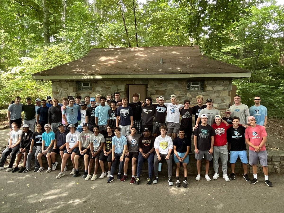 JHUBaseball's tweet photo. Annual JHU Baseball park cleanup at the Wyman Park Dell. Great work guys! #communityserive #Baltimore #gojays https://t.co/qeJX2tXLOK