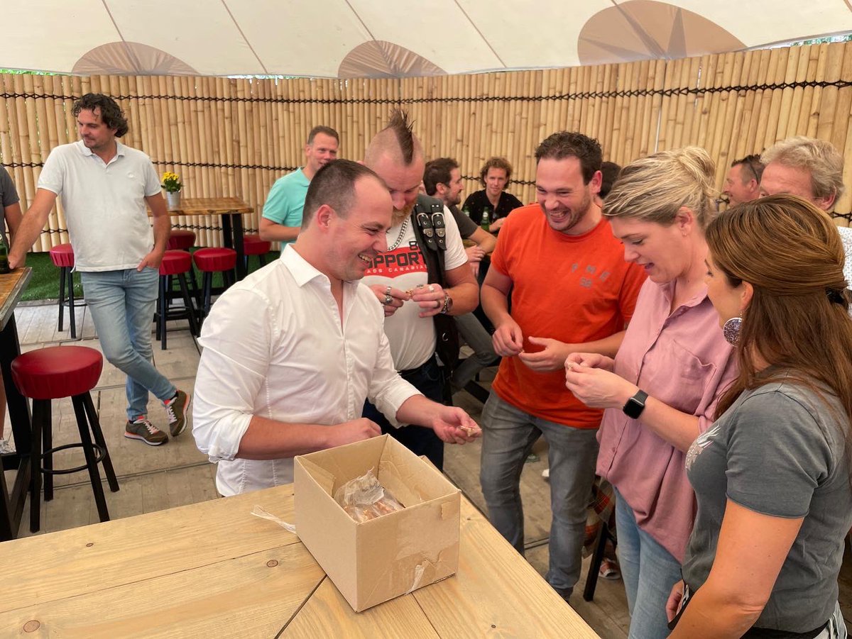 nLestenStuuver's tweet image. Was weer een topdag met @Othmarridders. 55 jaar klootschieten 💪💪