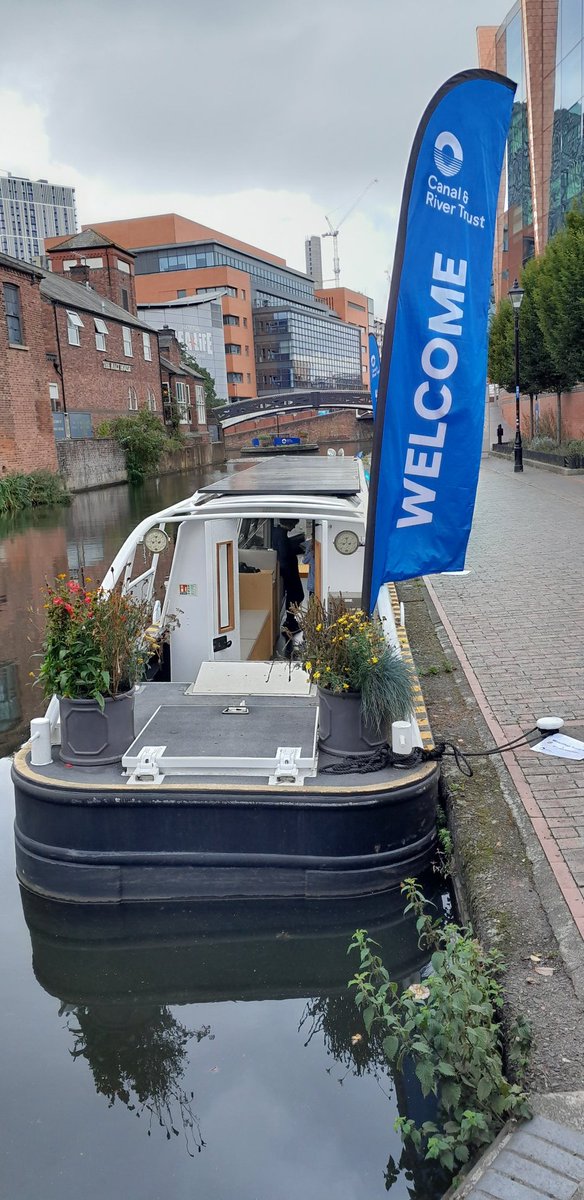 run_taz's tweet photo. A great day out engaging with community on the canal in Birmingham for @BHeritageWeek 

@CRTWestMidlands 
@CanalRiverTrust 
#floatingmuseum
#lifesbetterbywater https://t.co/qOoZCgCWwd