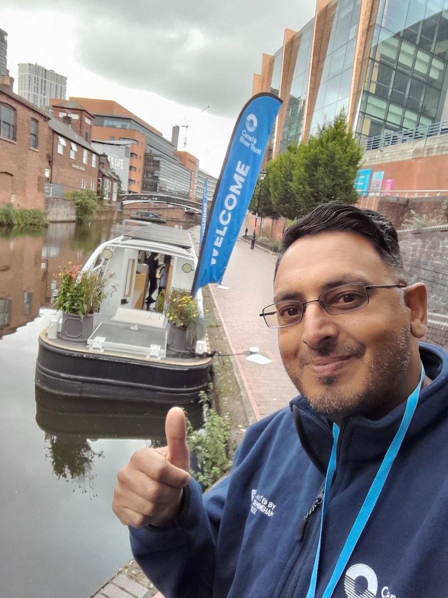 run_taz's tweet photo. A great day out engaging with community on the canal in Birmingham for @BHeritageWeek 

@CRTWestMidlands 
@CanalRiverTrust 
#floatingmuseum
#lifesbetterbywater https://t.co/qOoZCgCWwd