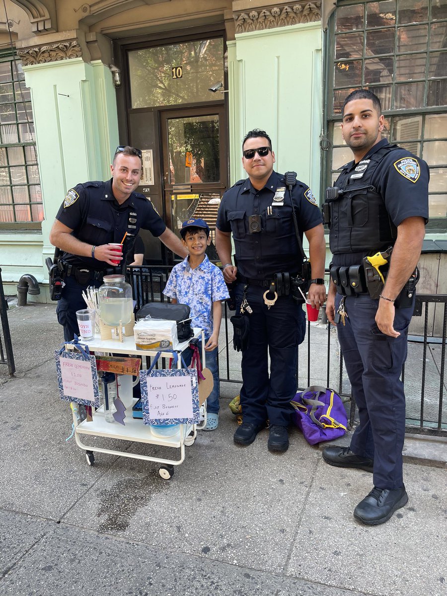 NYPD9Pct's tweet photo. In between answering 911 calls and fighting crime. Officer Kafka, Officer Barrientos and Officer Sandhu stopped by for a second to support this future entrepreneur. We love seeing everyone with a legitimate business win. https://t.co/WrfEGmtpfA