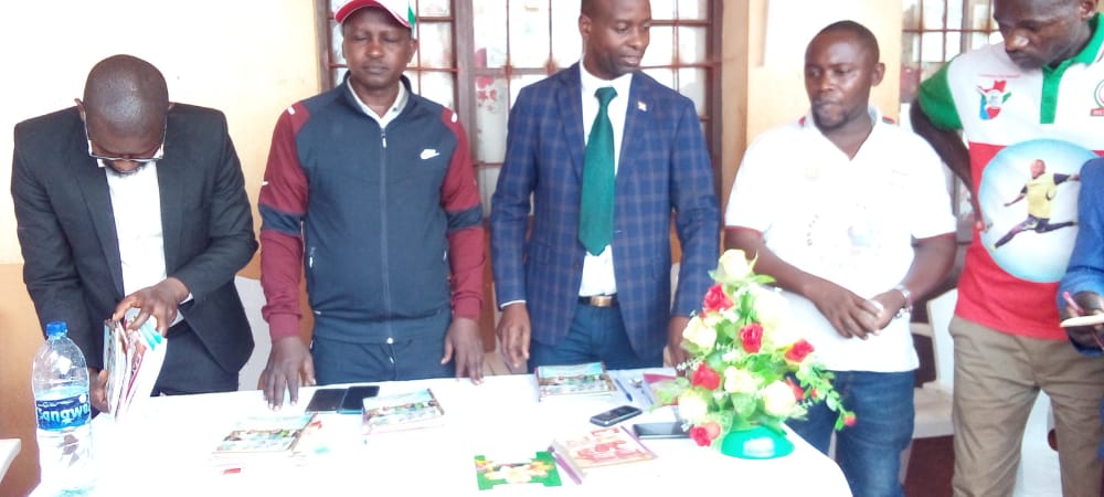 commune_kiganda's tweet photo. #Burundi:En date du 10/9/2022, la @commune_kiganda a octroyé 29320 cahiers et  stylos aux 3665 élèves de la @dce_kiganda qui ont participé aux activités des apprenants en vacances ( camps d'été 2022 ).
@MuramvyaProv
@MininterInfosBi @GeneralNeva https://t.co/1QtEaNiQeF