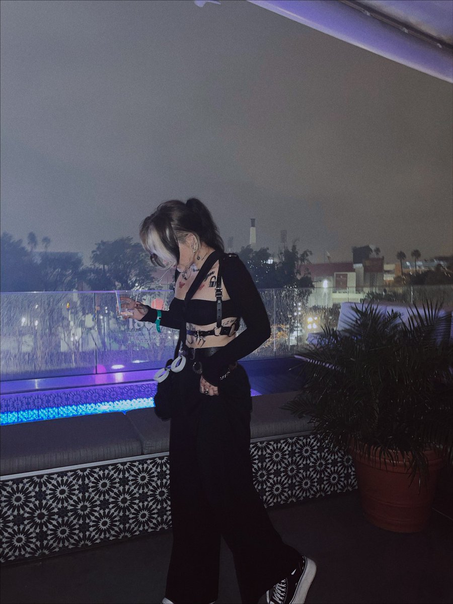 craymusic's tweet photo. CALL ME RANCH CUZ I BE DRESSING😍🫡 https://t.co/ayzobluTvz