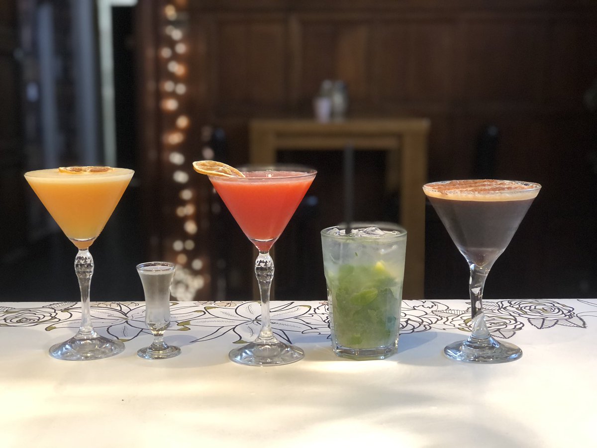 TempleWine's tweet photo. Happy hour 3-7pm every Saturday ‼️

#aylesburydrinks #cocktailbarsuk #aylesburyeats #buckinghamshirebusiness #foodandwine #bucksbusiness #VisitAylesbury #tswb #aylesbury #happyhour https://t.co/t5gfD99lzd