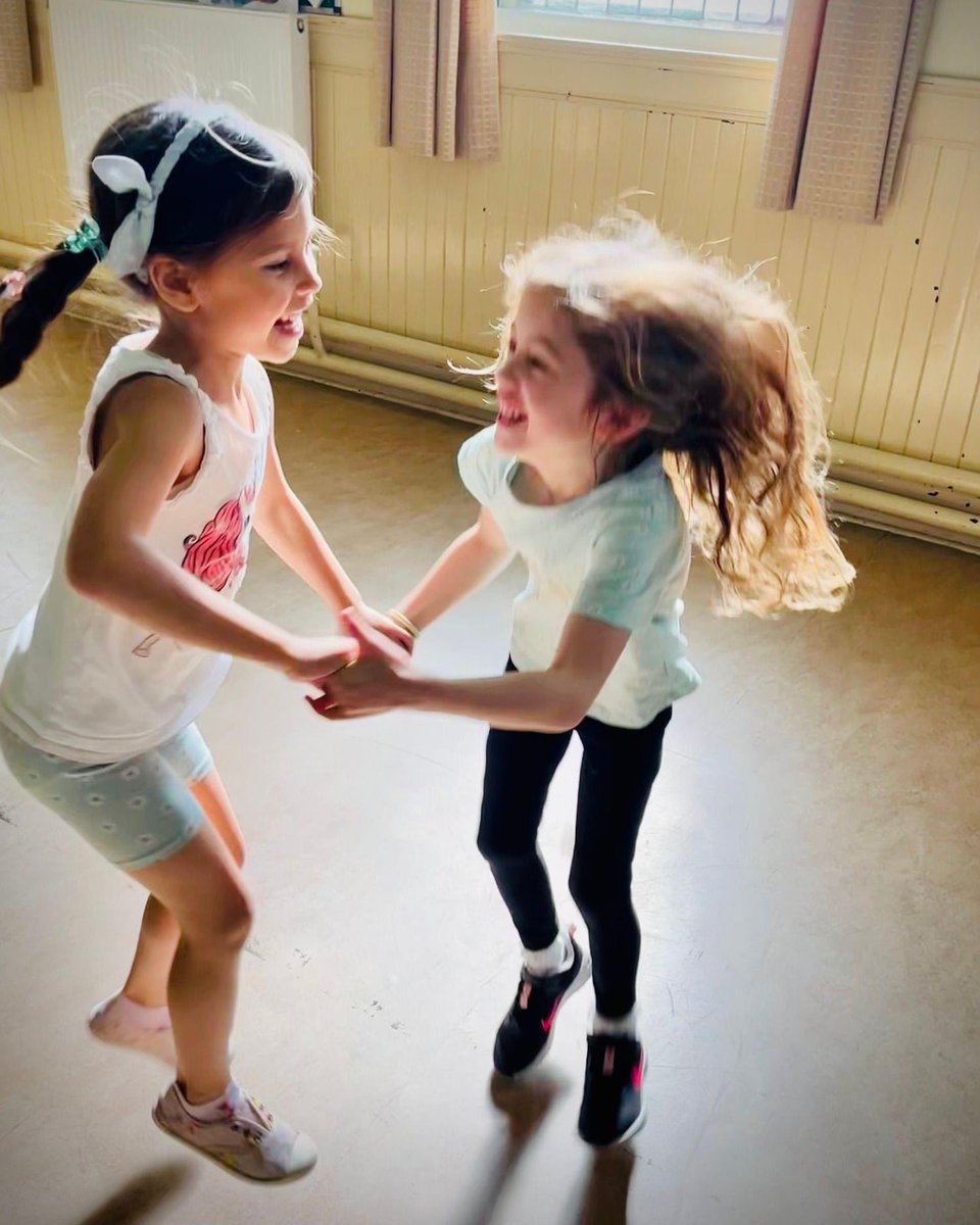 Inspire_TW's tweet photo. Hi everyone! We haven't done one of these in a while so we thought we better get back to them since they're the very CORE of our classes! ✨

It's our... FOCUS OF THE WEEEE-EEEEEK!!! 🎉

And this week, our focus for 4-7s and 7-11s is a super important one, EYE CONTACT! 👀👀👀👀 https://t.co/swJxRTu8wK