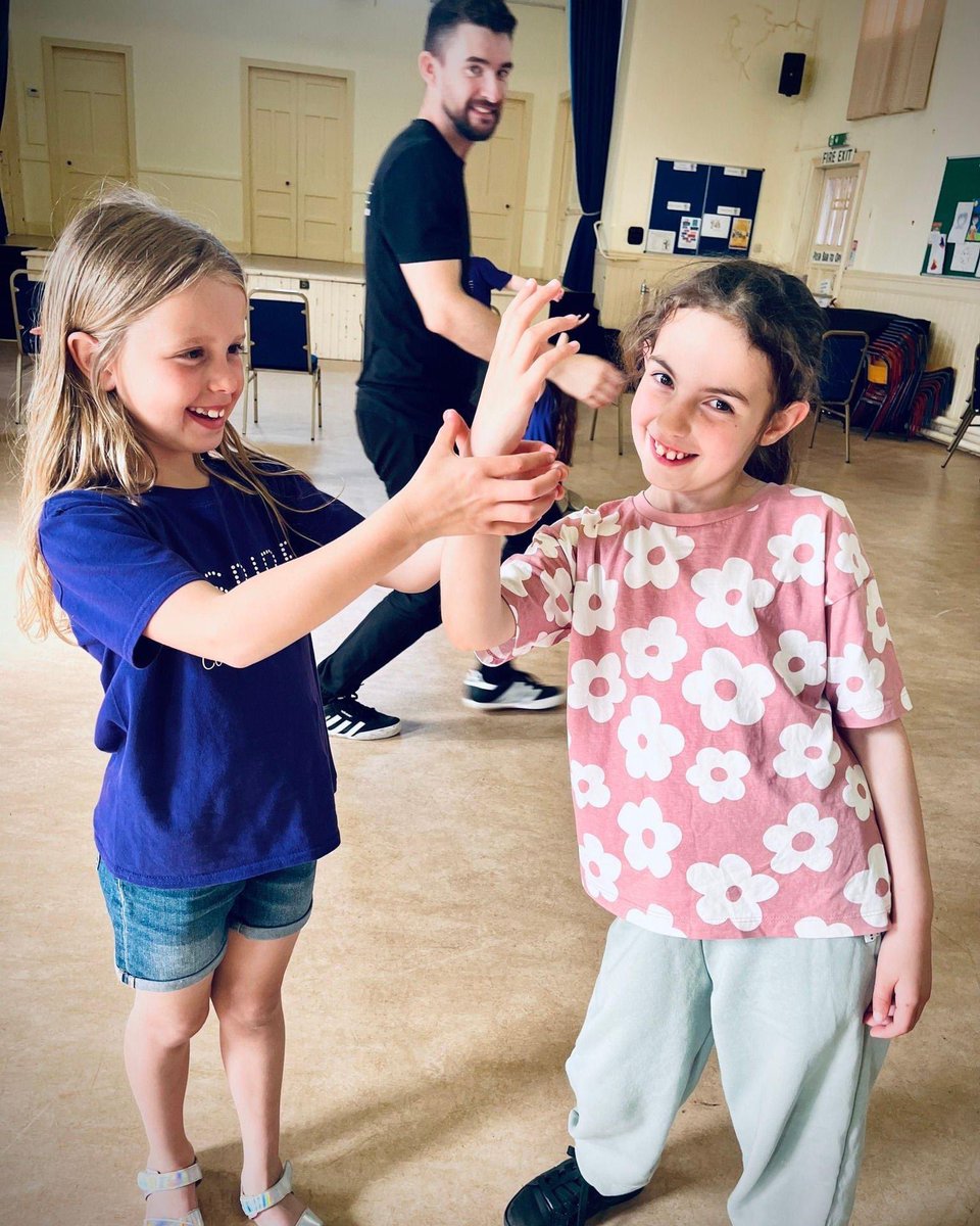 Inspire_TW's tweet photo. Which is why we LOVE to make sure our children are great at making eye contact, confidently. 

Meanwhile, our 12-17s are on SCRIPT ANALYSIS with their fabulous "The Addams Family" production. Yes, folks, they are PROFESSIONALS now 📝

Happy Hump Day, all 💛💜 https://t.co/deeZxc5JW7
