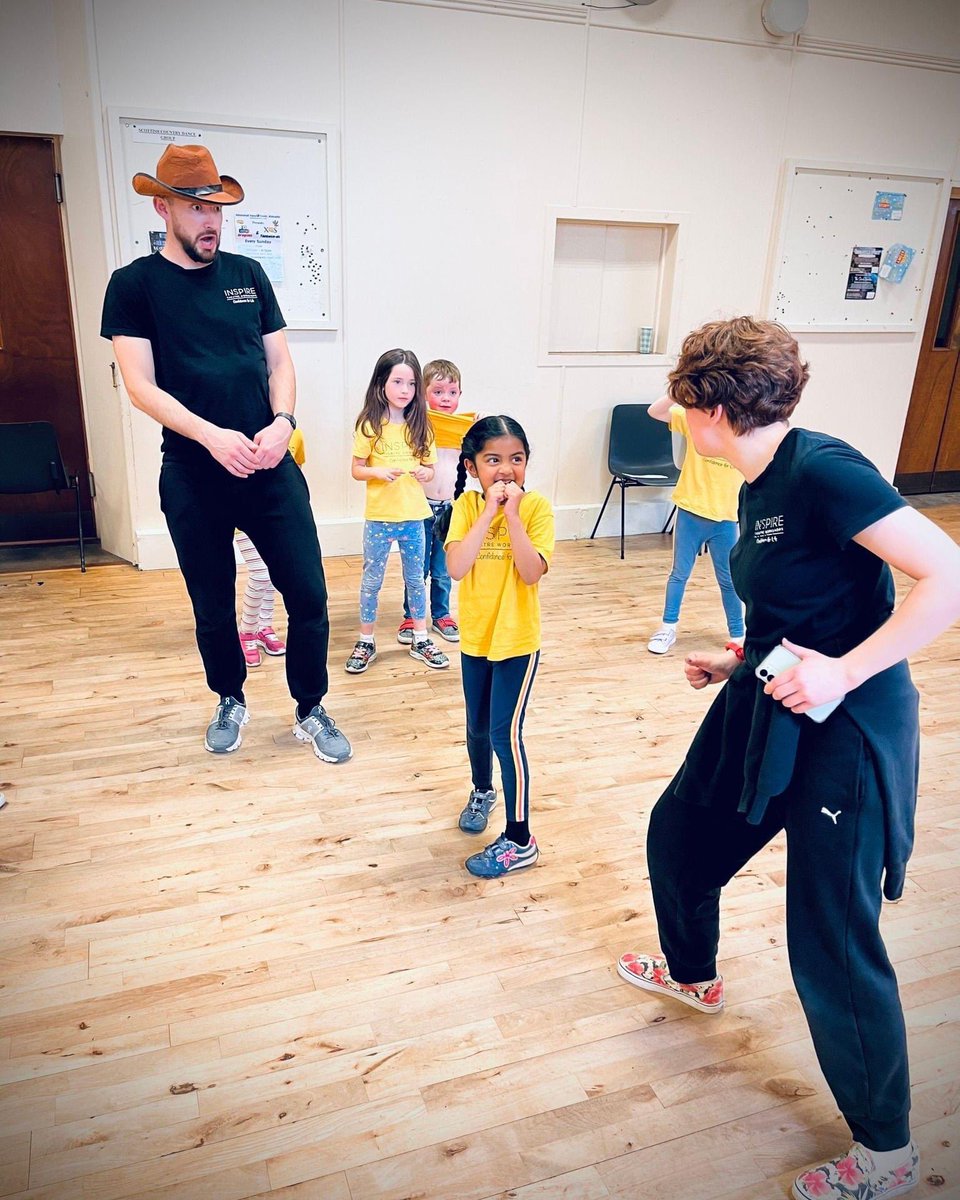 Inspire_TW's tweet photo. Which is why we LOVE to make sure our children are great at making eye contact, confidently. 

Meanwhile, our 12-17s are on SCRIPT ANALYSIS with their fabulous "The Addams Family" production. Yes, folks, they are PROFESSIONALS now 📝

Happy Hump Day, all 💛💜 https://t.co/deeZxc5JW7