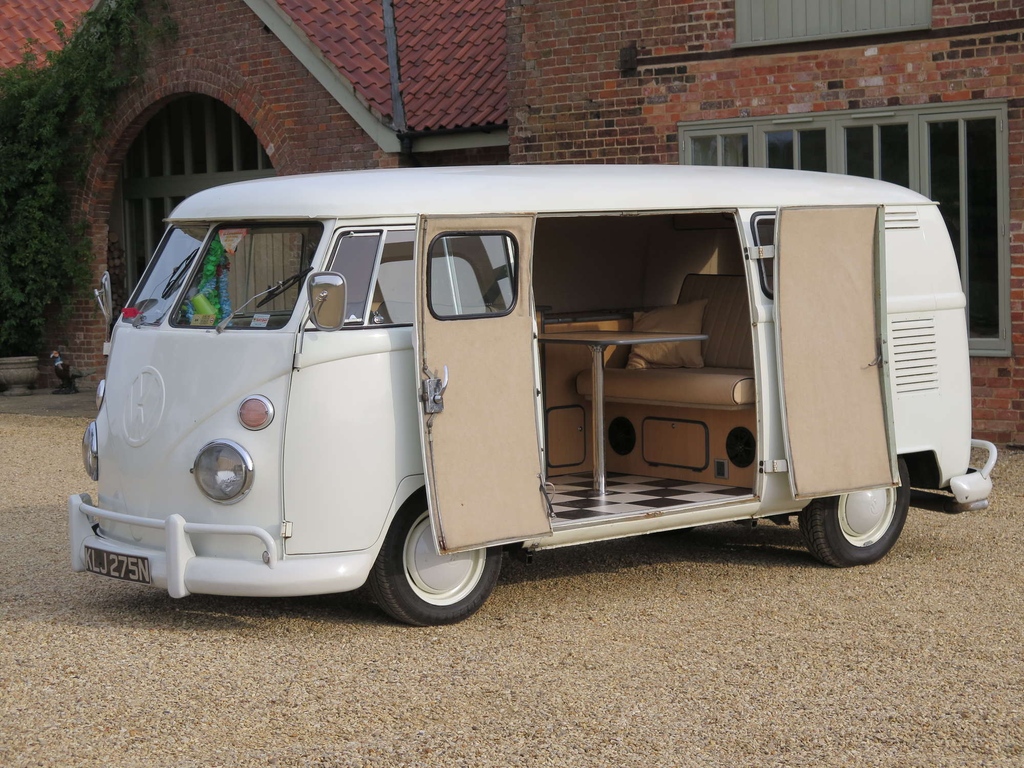 classiccarauc's tweet photo. Originally built in South Africa, this 1975 VW Split Window Camper was converted by Fleetline from the van version around 2012.
Perfect to hop in and go!
#classiccarauctions #vwcamper #splitscreencamper #vanlife https://t.co/x2DnZ2AY0V