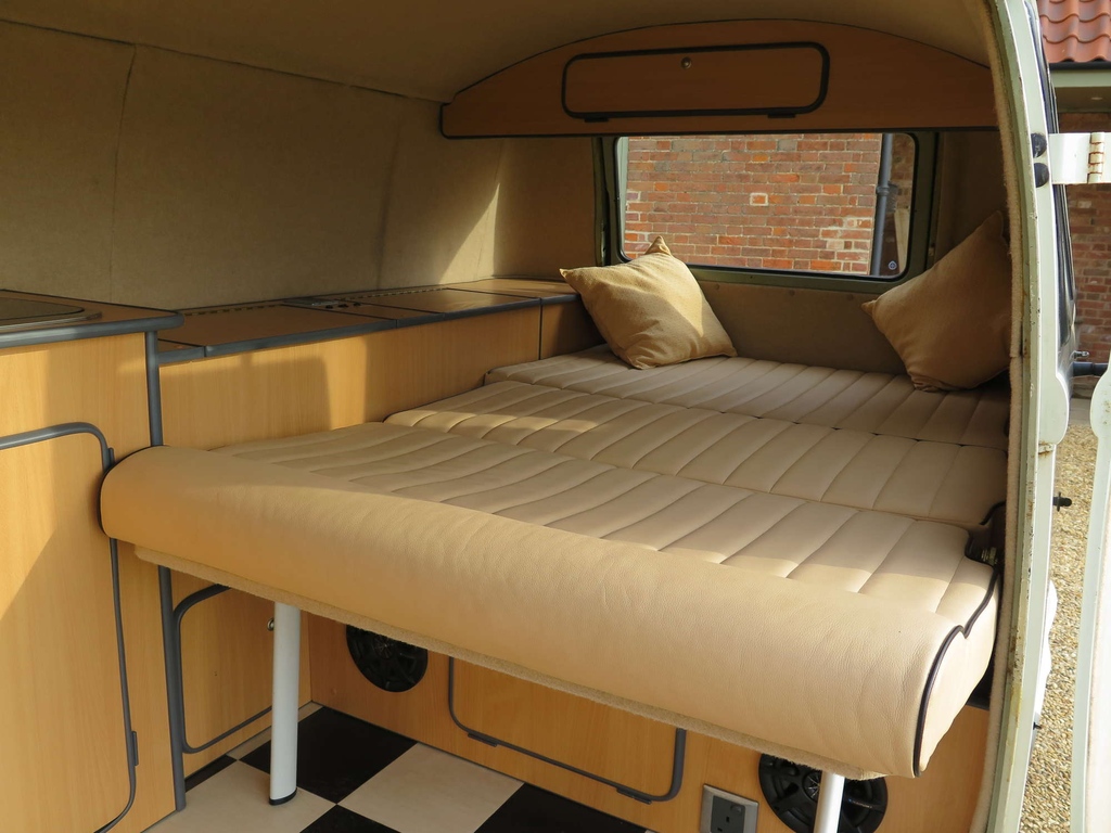classiccarauc's tweet photo. Originally built in South Africa, this 1975 VW Split Window Camper was converted by Fleetline from the van version around 2012.
Perfect to hop in and go!
#classiccarauctions #vwcamper #splitscreencamper #vanlife https://t.co/x2DnZ2AY0V