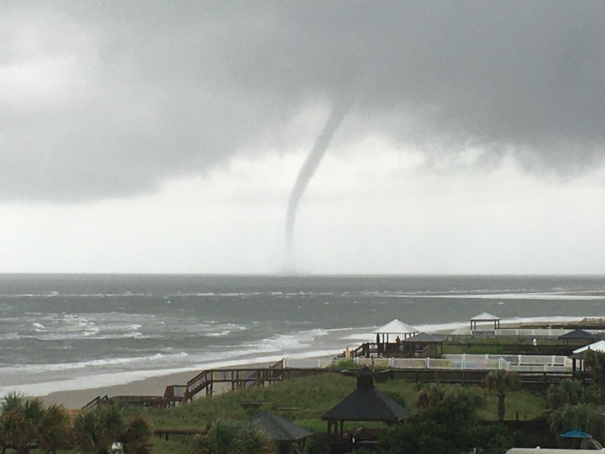 toadwx's tweet photo. Additional photos and video #OIB #ncwx @NWSWilmingtonNC https://t.co/bgibP9ULSK