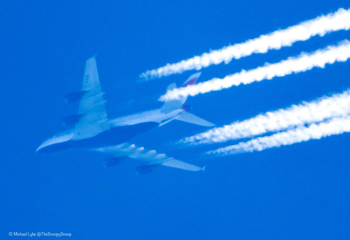 TheSnoopySnoop's tweet photo. #BA84 British Airways A380 G-XLEA
39,000ft, 592mph, YVR/LHR in to the sun shot
#AvGeek #planespotting https://t.co/ntyy8mh50Q