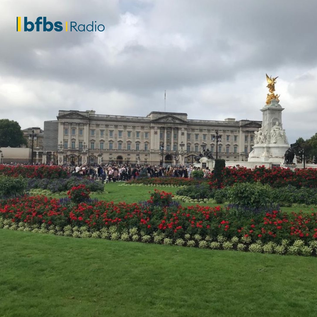 BFBSMi's tweet photo. As the news begins to sink in, people are paying their respects at various locations across the world.

This photo was taken this morning at Buckingham Palace.

How have you been paying your respects to Queen Elizabeth II? https://t.co/E8HC4fAzJa