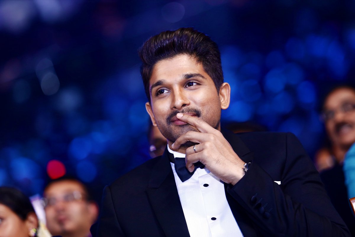 allubabloo's tweet photo. #SIIMA2015 memories
HD pics THREAD
@alluarjun #SIIMA2022 https://t.co/CI5ivfAsD5