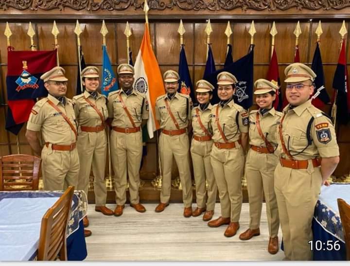 pknainpk00's tweet photo. Jai Hind friends.
I am Feeling proud to share some pics of exquisite officer Sister #Mahak_Swami, IPS
#officers #Bahan #दीदी #मपोसे
#Bairagi #swami #vaishnav #sadhu #pujari #DaaS #Bapu #Bawa #Ramanandi https://t.co/EVAOg7ke7W