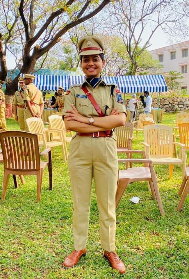 pknainpk00's tweet photo. Jai Hind friends.
I am Feeling proud to share some pics of exquisite officer Sister #Mahak_Swami, IPS
#officers #Bahan #दीदी #मपोसे
#Bairagi #swami #vaishnav #sadhu #pujari #DaaS #Bapu #Bawa #Ramanandi https://t.co/EVAOg7ke7W