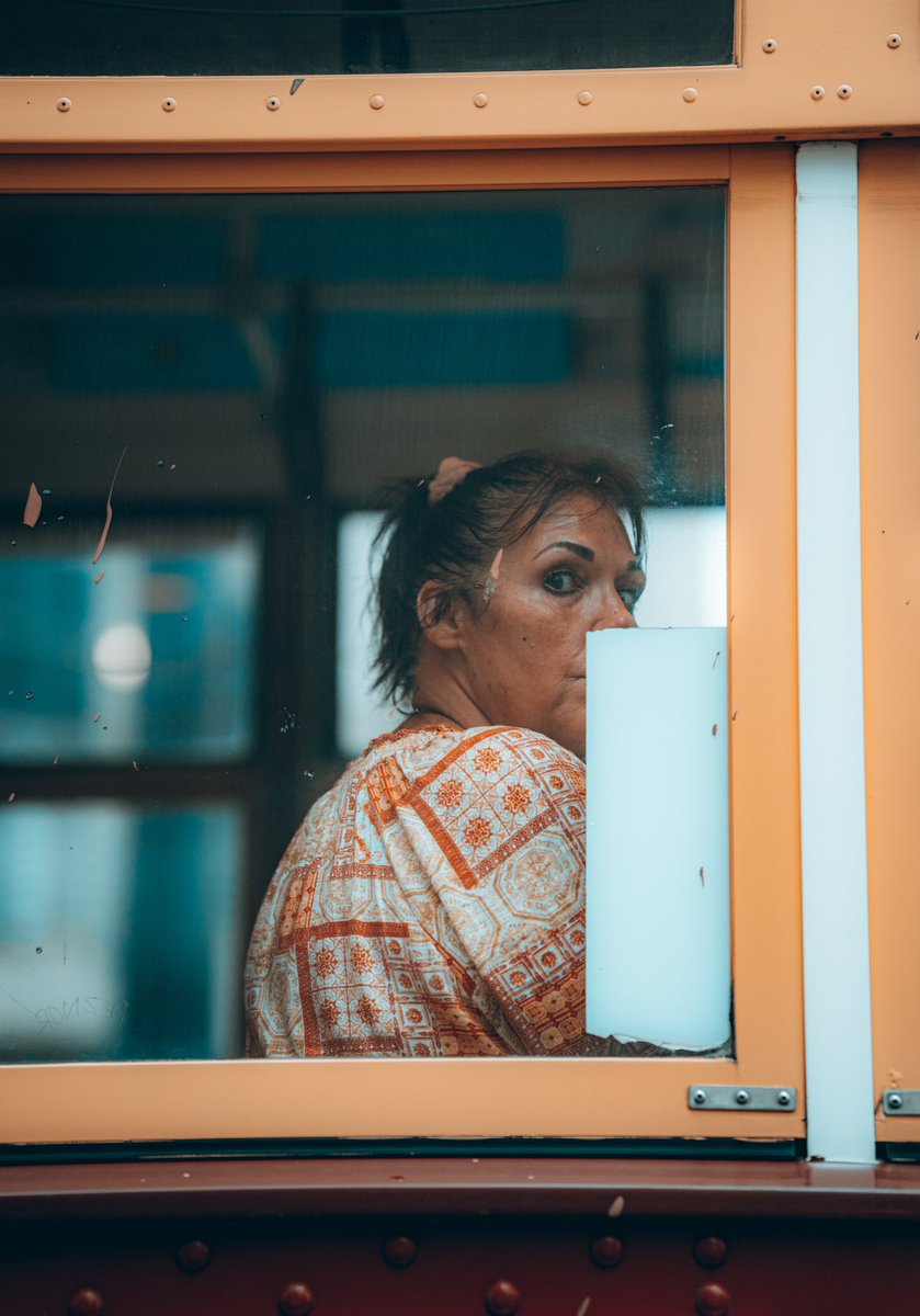 streetsrnts's tweet photo. Through the window 📸
#reflectionstories #cineandcolor #streetphotography https://t.co/NS1ExOpXqU